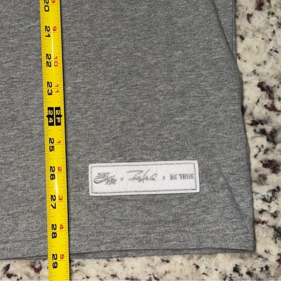 Nike Air x Futura 2000 New York Yankees Pointman Tshirt Size Large Grey Be True